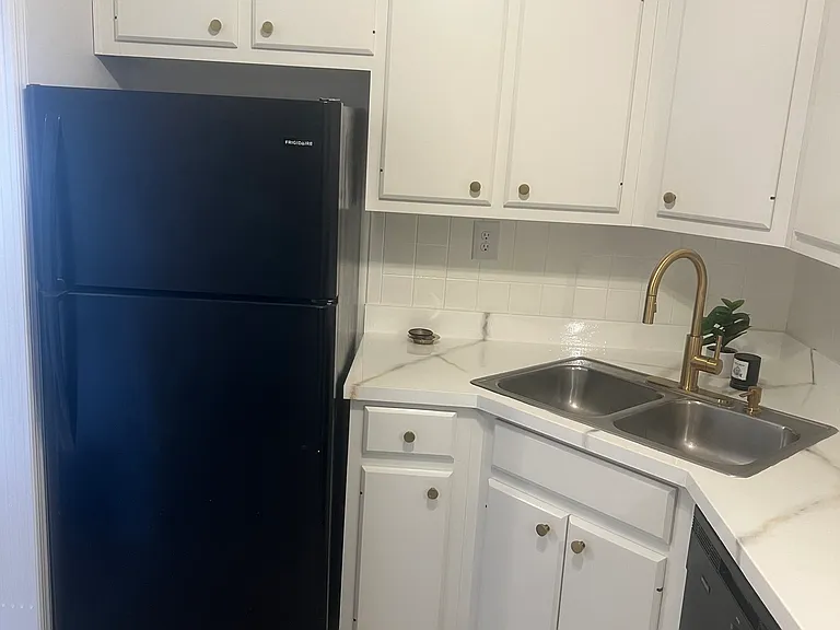 429 Westwood Dr #14 — Photo 11