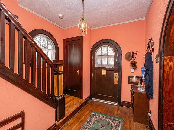 4th image of 756 Considine Ave