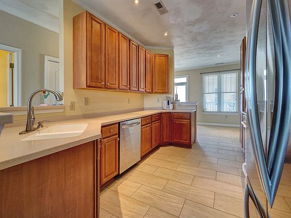5th image of 2984 Shore Dr Unit 303