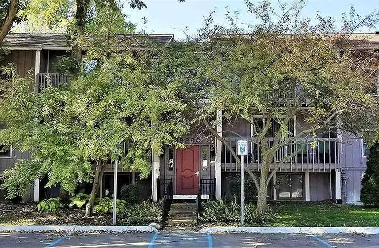 29860 W Twelve Mile Rd #602 — Photo 1