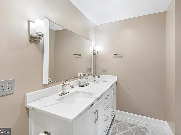 2419 Boston St — Photo 26