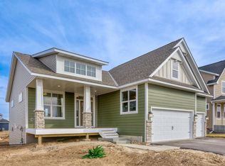 2931 Trinity Dr, Shakopee, MN 55379