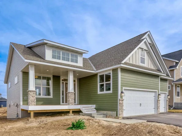 2931 Trinity Dr, Shakopee, MN 55379