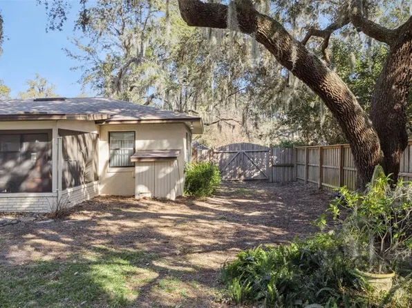 1105 N Valencia Ave, Howey In The Hills, FL 34737
