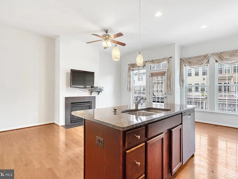 22653 Vienna Green Ter — Photo 19