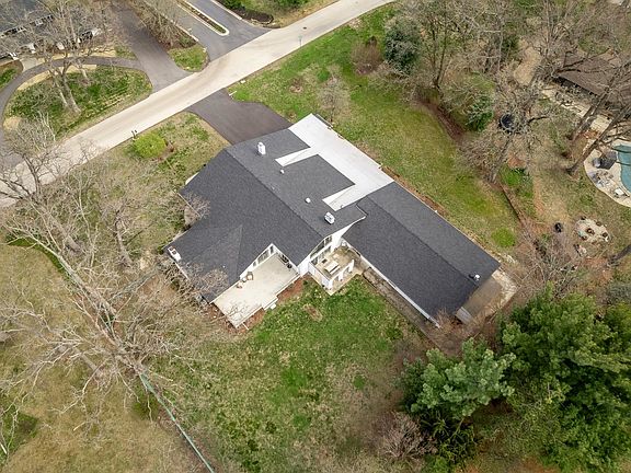 4th image of 6753 Squire Ln