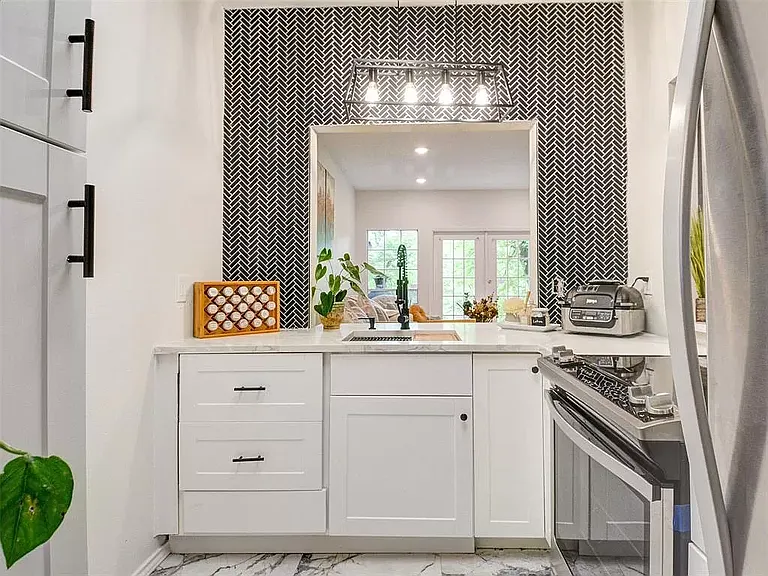 9801 Royal Ln #701 — Photo 4