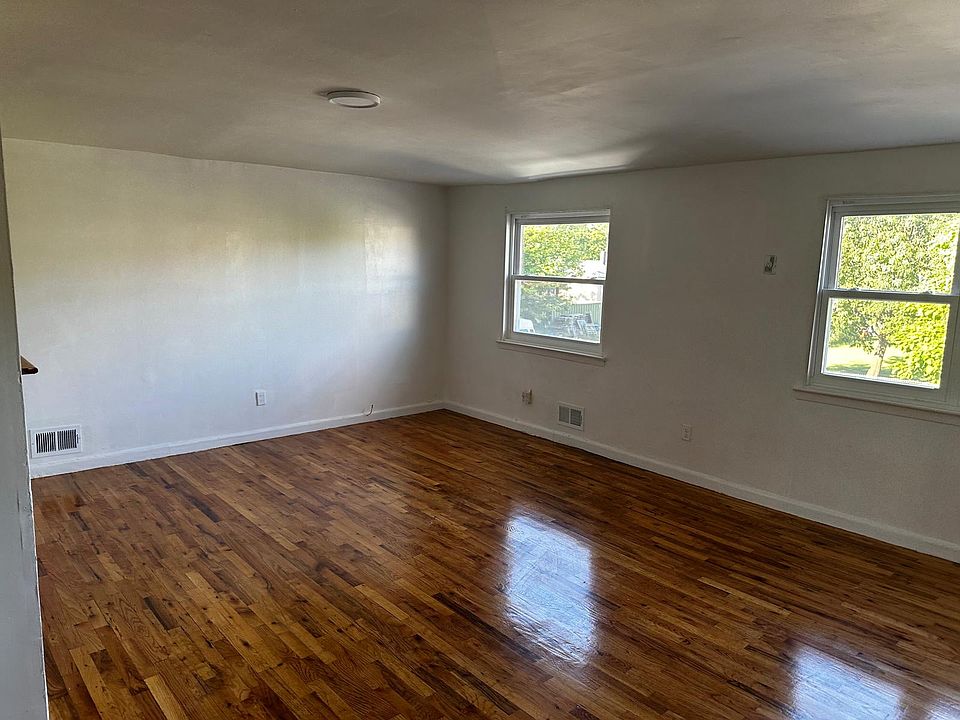 1st image of 62 Logan Ave #2