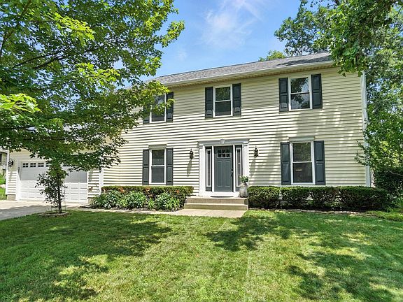 3rd image of 516 Howland Dr