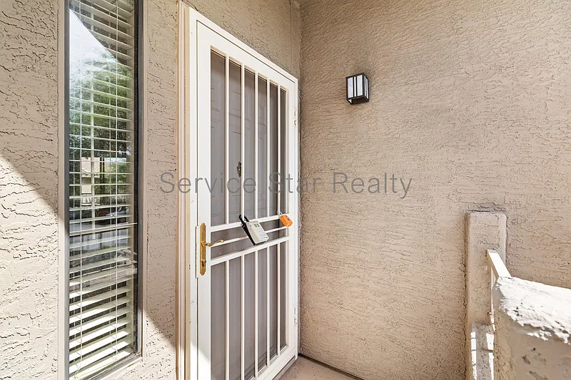 2 bed, 2.0 bath, 1607 sqft, $2,399 — Photo 3