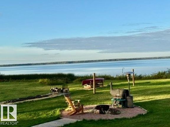 4th image of 890 Pelican Rd