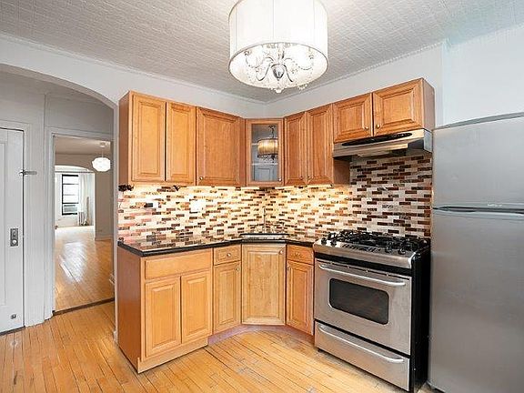 3rd image of 168 Mulberry St #D4