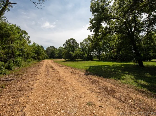 78783 S 4652nd Rd, Stilwell, OK 74960