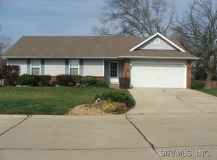 1221 Cedar Ridge Ct, Collinsville, IL 62234