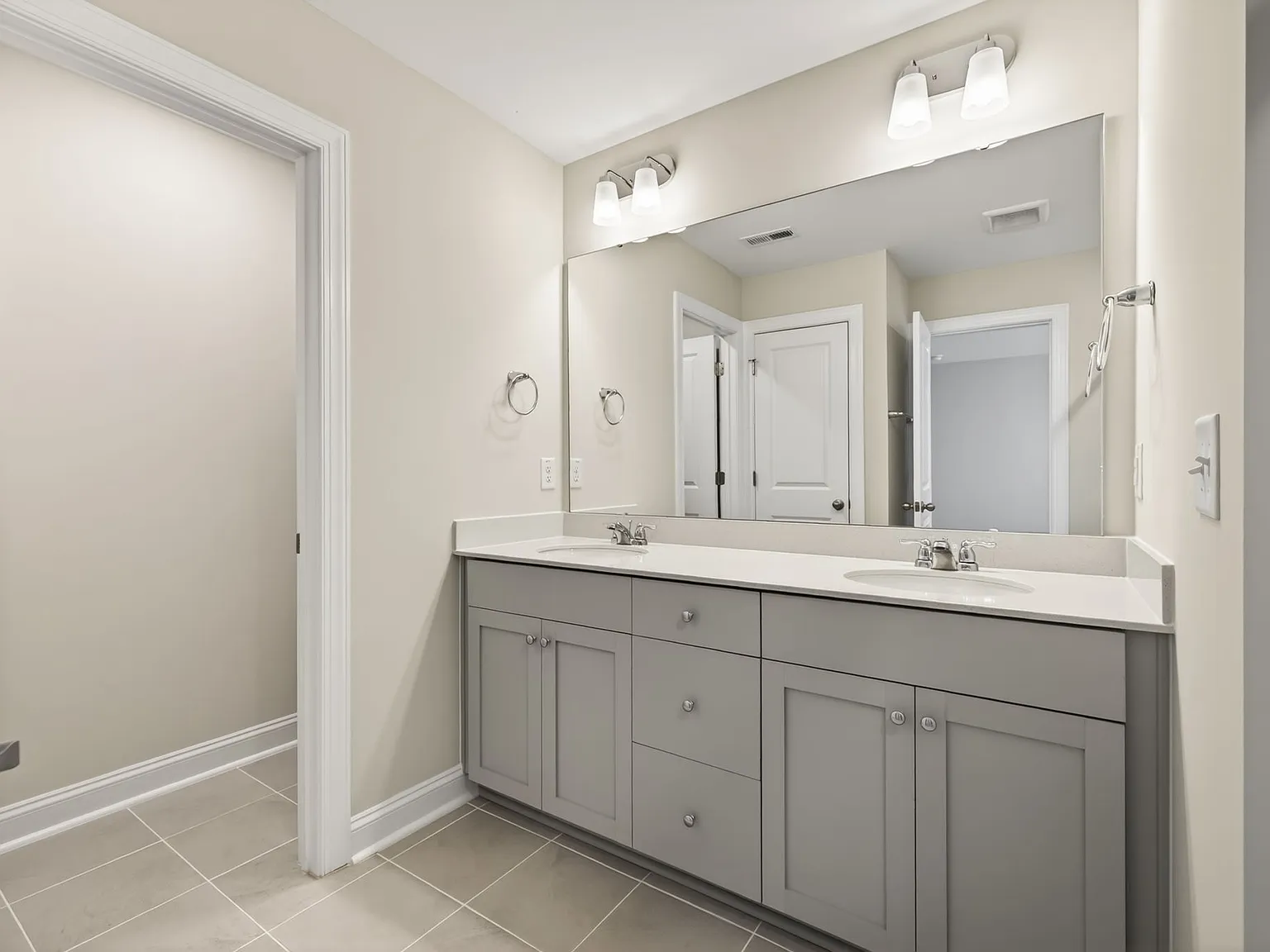 3 bed, 1664 sqft, $1,875 — Photo 1