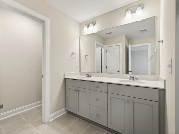 584 Barrington Row Ave, Zebulon, NC 27597