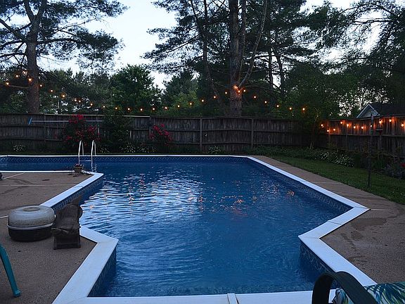 3rd image of 9864 Millers Ct