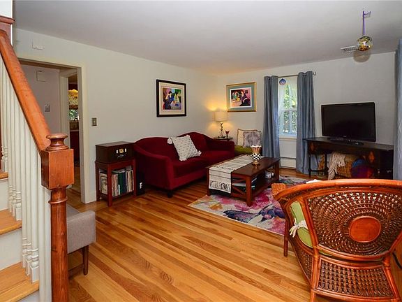3rd image of 196 Cornell St
