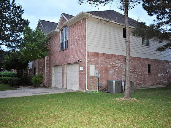2nd image of 11911 Royal Isle Ct