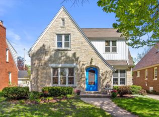 2654 N 73rd St, Wauwatosa, WI 53213