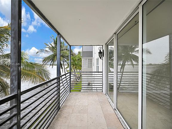 4th image of 1075 NE Miami Gardens Dr APT 306