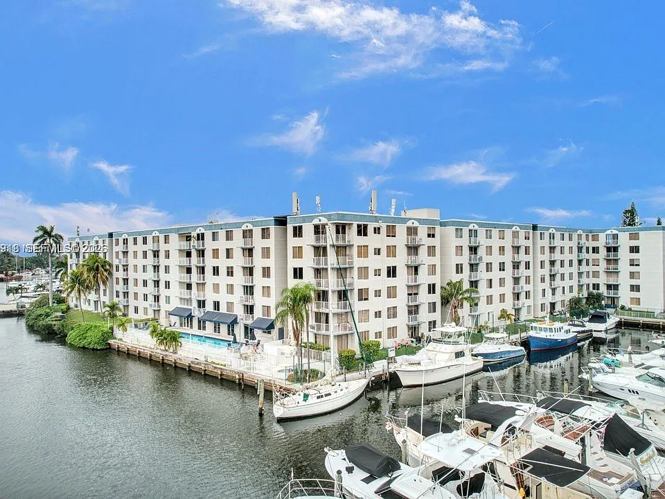 1720 NW North River Dr #210