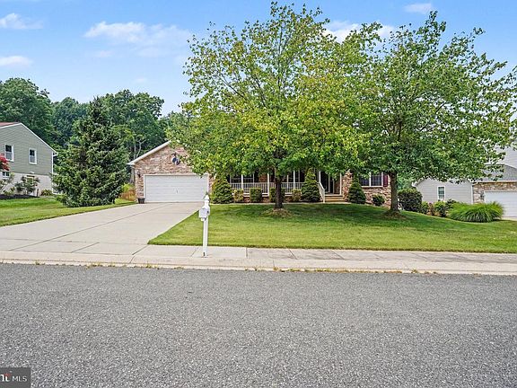 2nd image of 939 Nena Ave