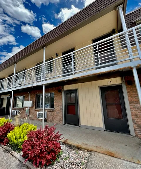 Winona Apartments — Photo 1