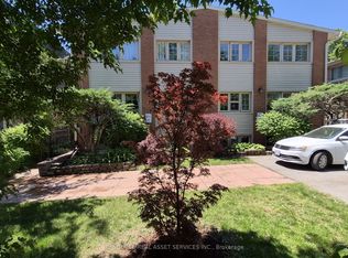122 Lucas St, Richmond Hill, ON L4C 4P5