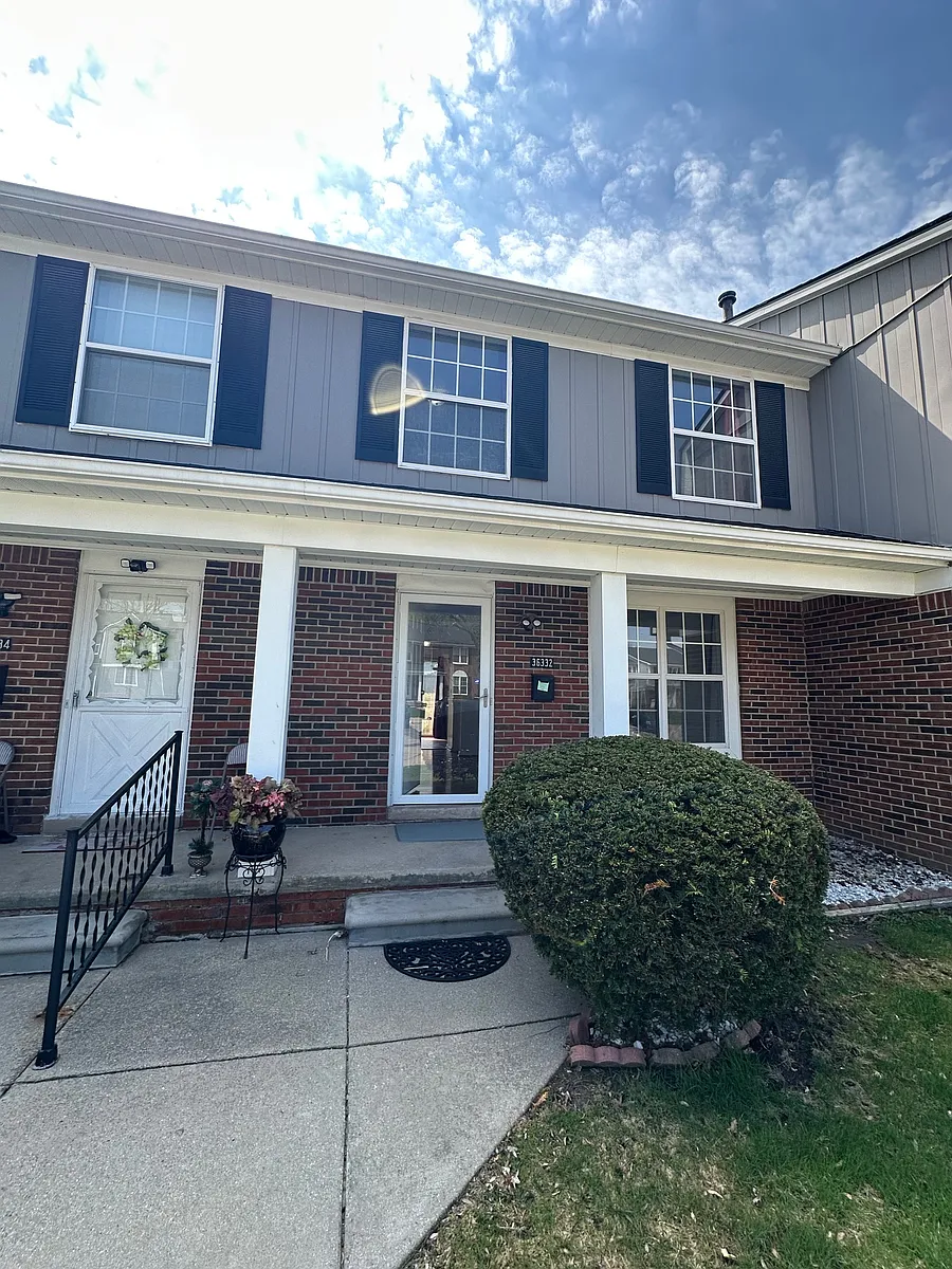 Building Photo - 36332 Park Place Dr