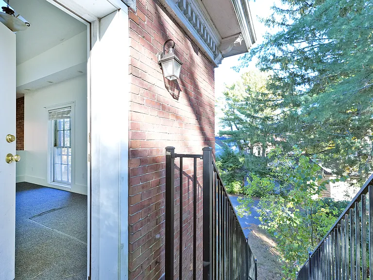 11 Lincoln St — Photo 27