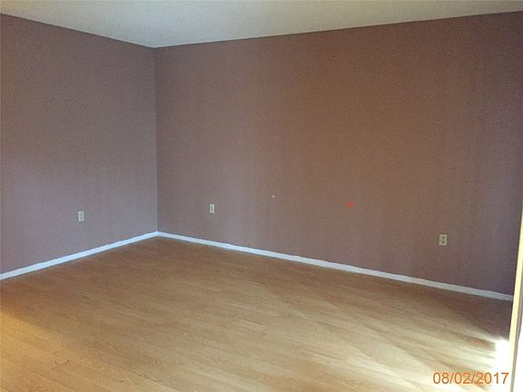 3rd image of 2327 Pinewood Dr NE #2327