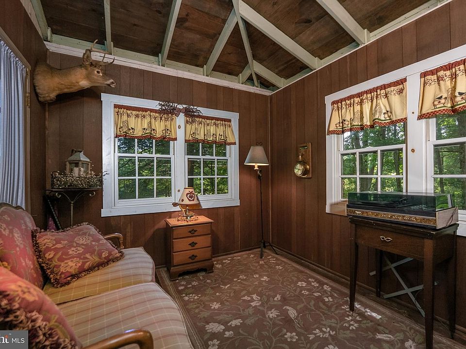 22nd image of 9856 Golf Course Rd