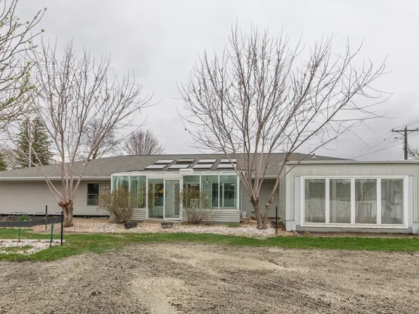 1204 Harbor Dr SE, Rochester, MN 55904