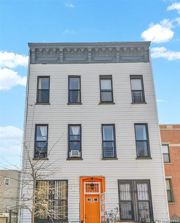180 SUMPTER ST photo 1