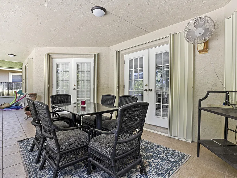 13885 Sheffield St — Photo 28