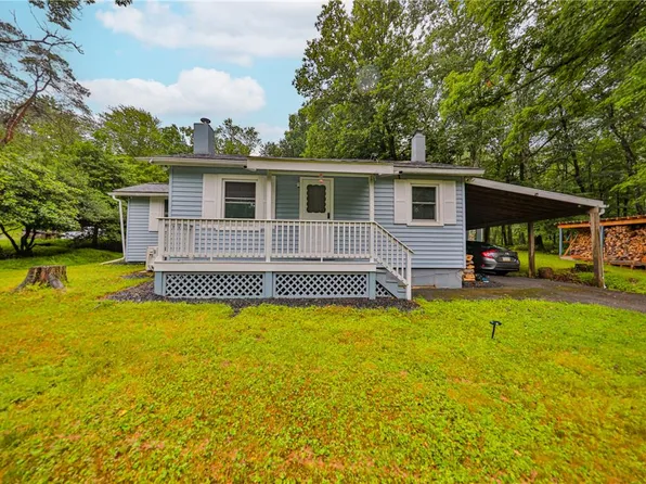 5599 Minks Pond Rd, Bushkill, PA 18324