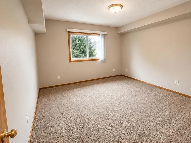 4540 McKenzie Dr SE #4 — Photo 8