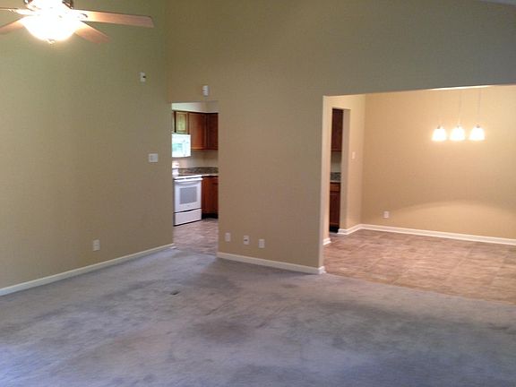 5th image of 1671 Rogers Cir