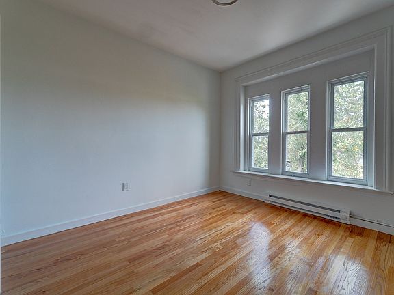 5th image of 522 Elm St APT 7