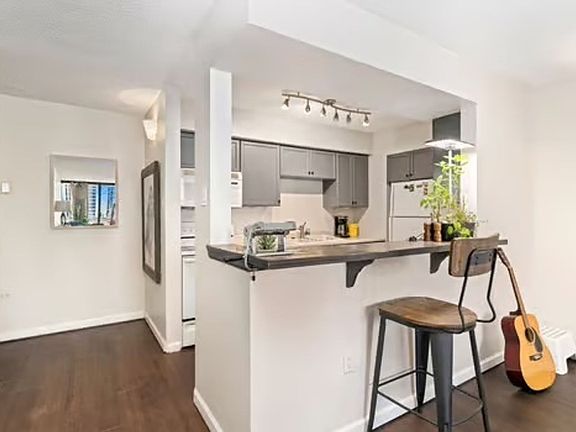 4th image of 1020 15th St APT 15E