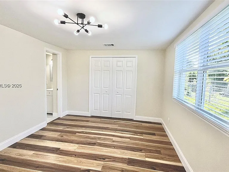 124 Harvard Rd — Photo 4
