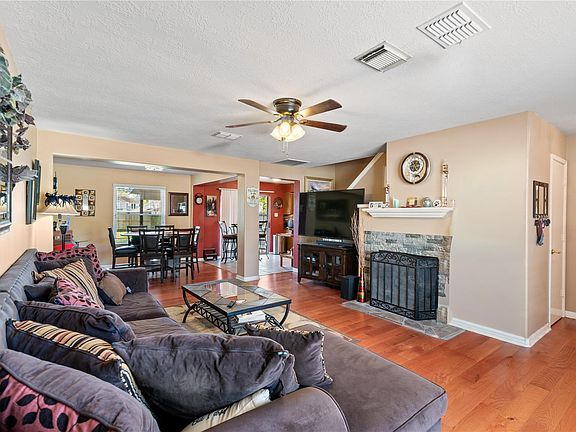 5th image of 3727 Oak Lace Dr