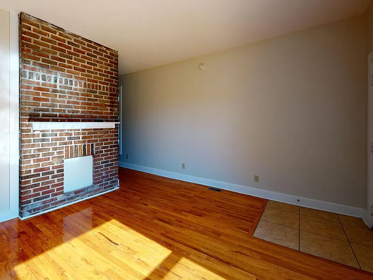 1363 Indianola Ave — Photo 1