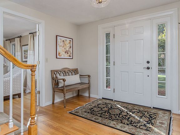 5th image of 25 McLains Woods Rd