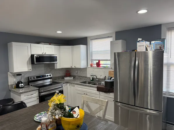 18 Loreto St #1, Providence, RI 02904