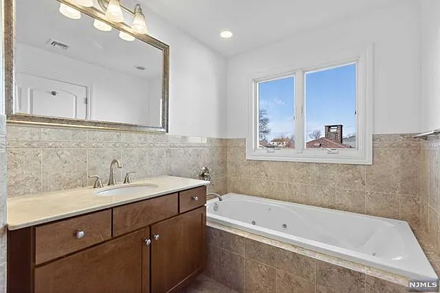 376 Aurora Ave #A — Photo 10