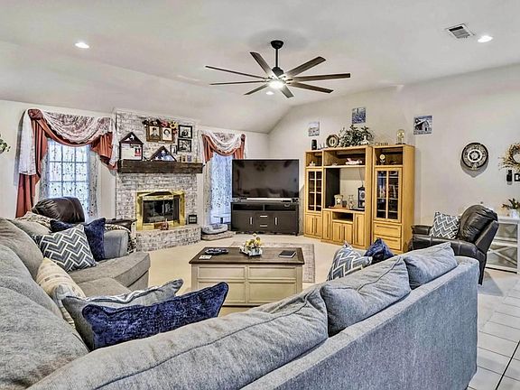 5th image of 112 Downwood Dr