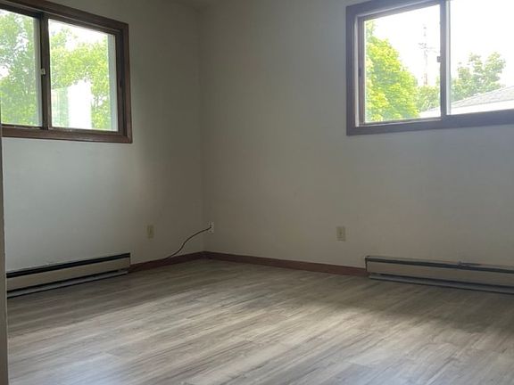 5th image of 909 Genrich St #5