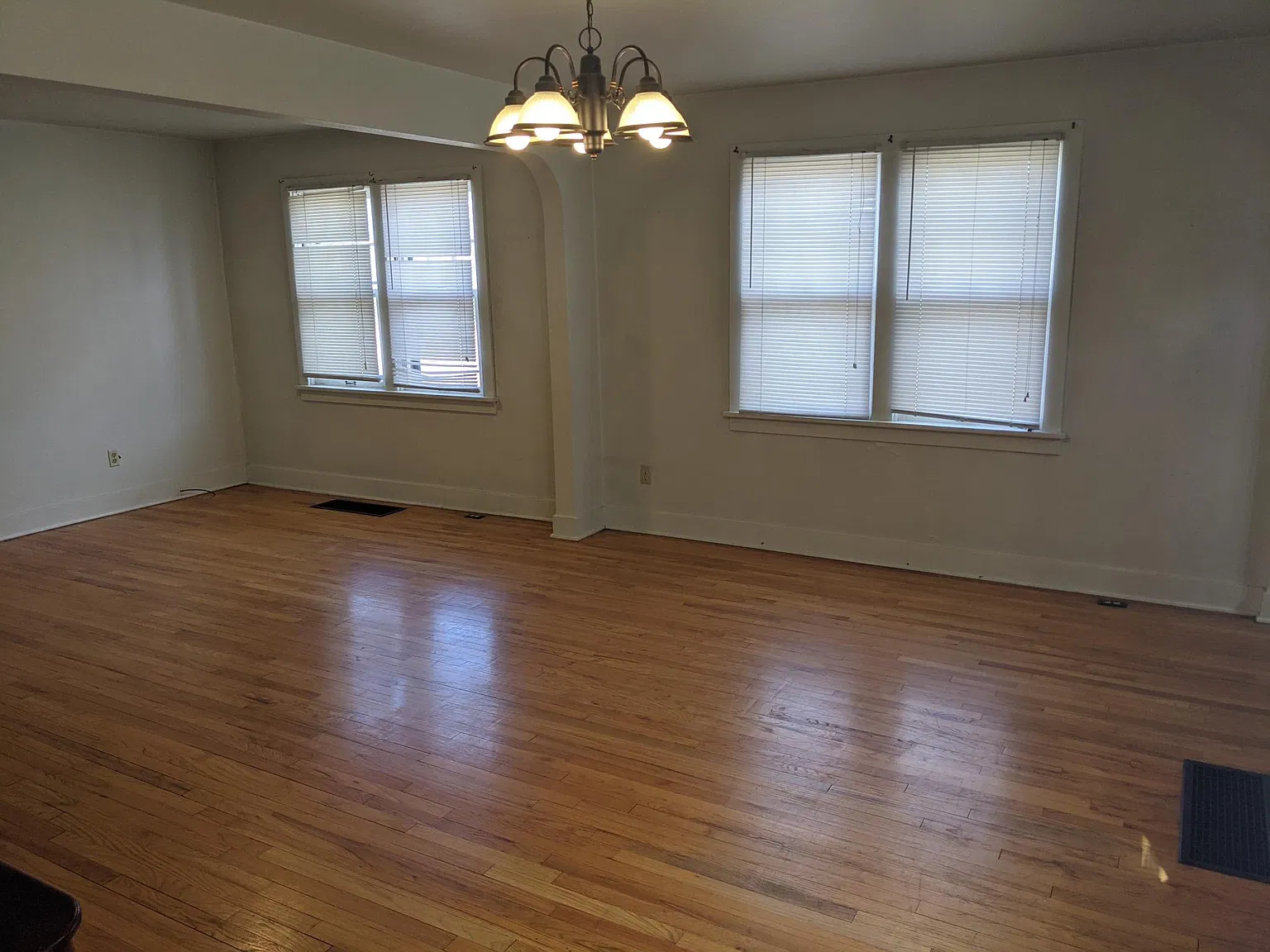 2229 N Grand Ave — Photo 3